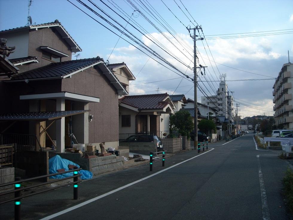 Local photos, including front road. Local (11 May 2013) Shooting