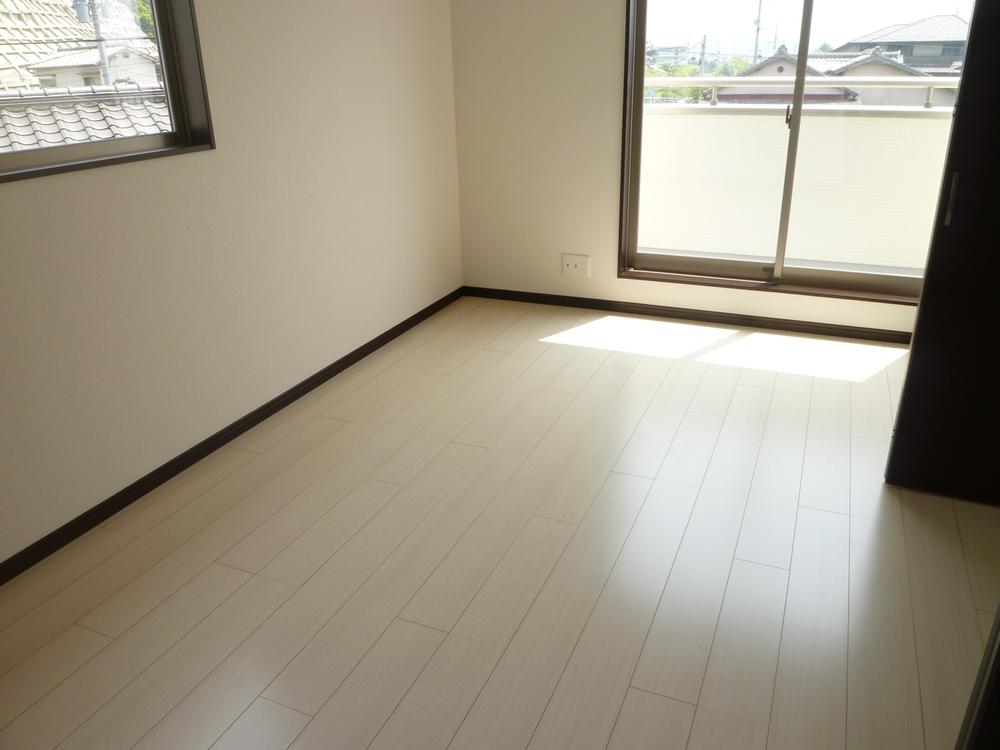 Same specifications photos (Other introspection)