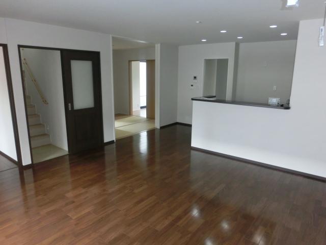 Living. Living is spacious 18 Pledge