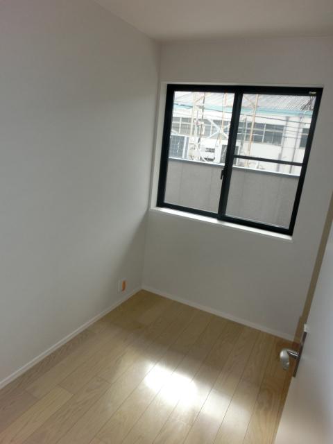 Non-living room. There are 2.7 Pledge of study!