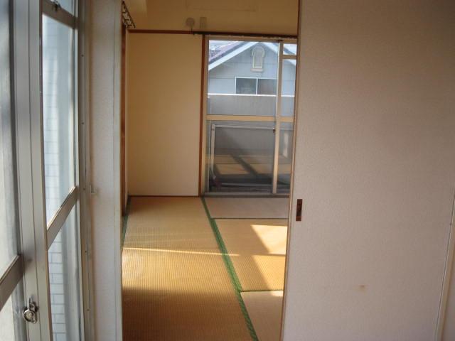 Non-living room. Room (western Japanese-style room 6 quires)