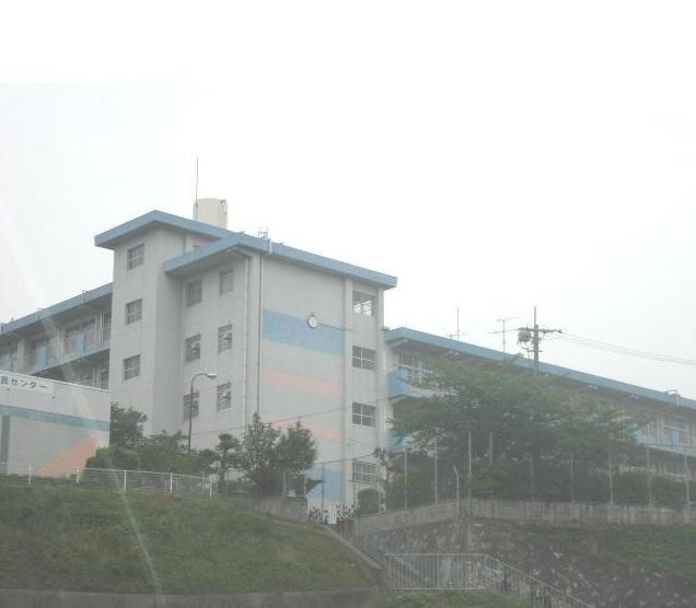 Junior high school. 1100m to Kitakyushu Asakawa junior high school