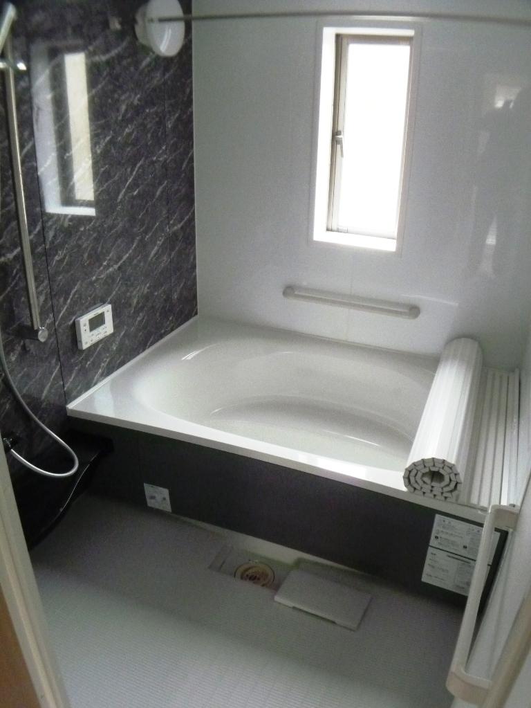 Bathroom. Local (12 May 2013) Shooting