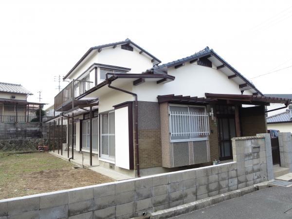 Local appearance photo. Now bright housing and the outer wall paint. 