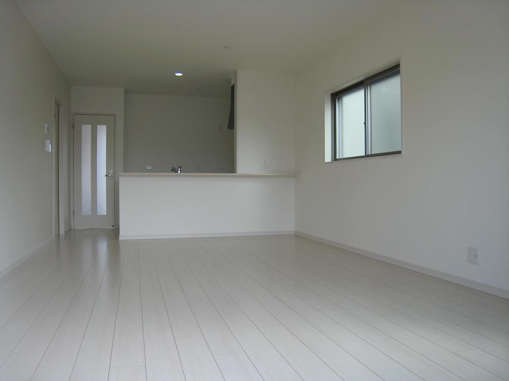 Living.  ■ The living uses a hybrid deodorant Cross.