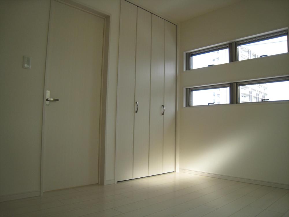 Non-living room.  ■ Pleasant this sunshine!