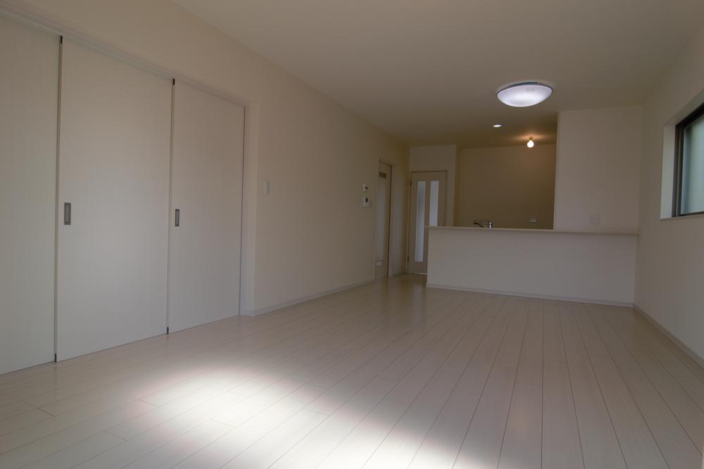 Living.  ■ Bright living!