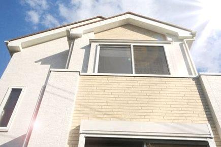 Local appearance photo. The photograph is the same type.