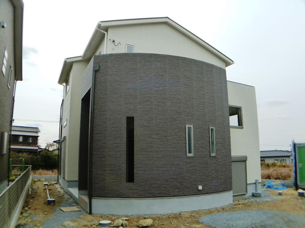 Local appearance photo. Local (10 May 2013) Shooting