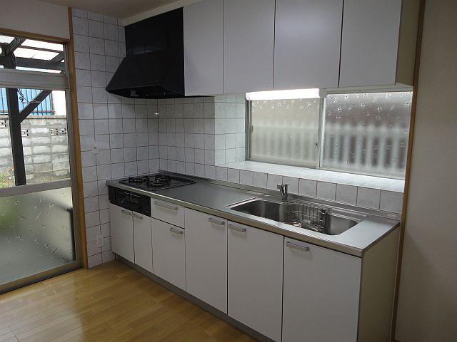 Kitchen. System kitchen! 