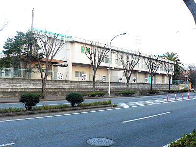 Junior high school. 775m to Kitakyushu Okita junior high school
