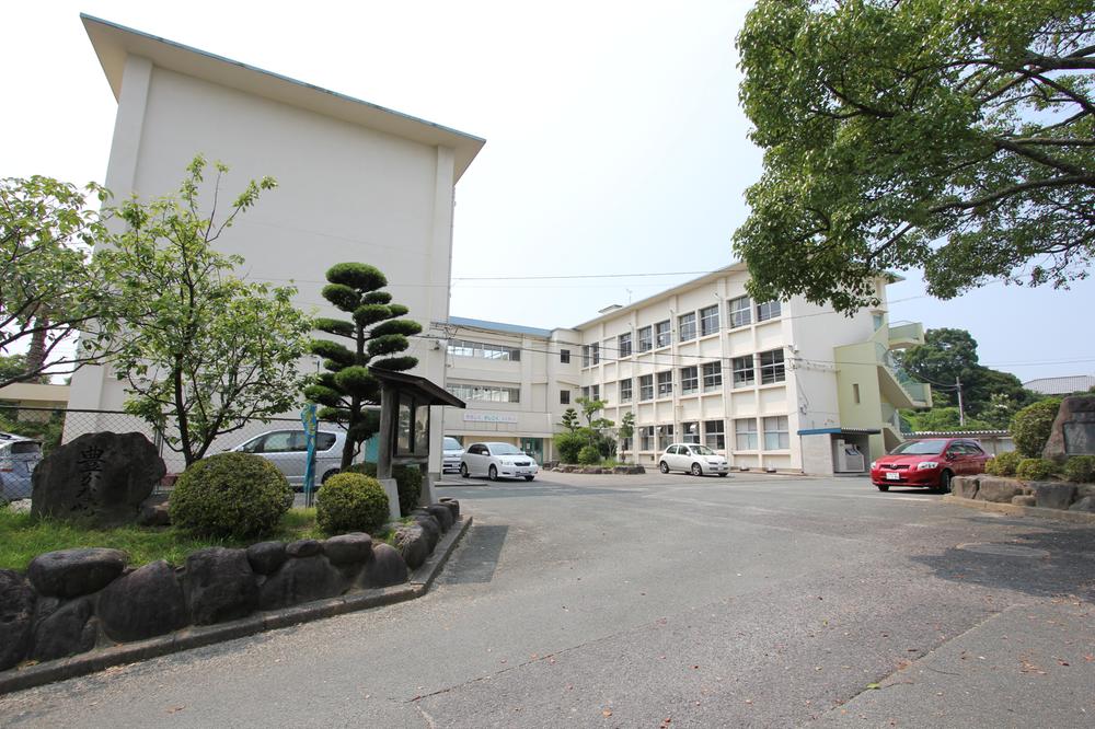 Primary school. 1456m to Kitakyushu Norimatsu Elementary School