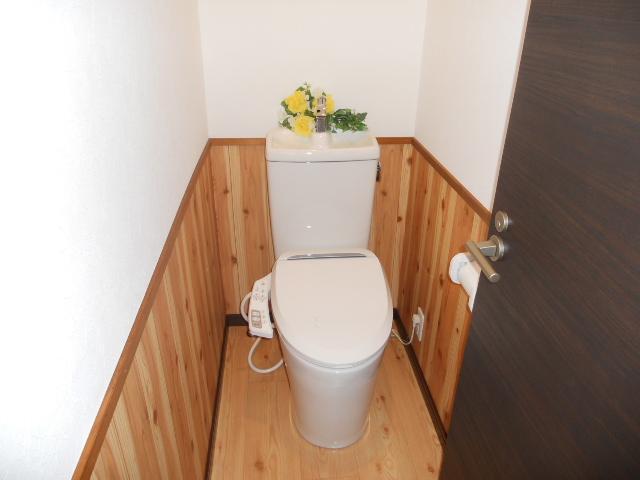 Toilet. Indoor (10 May 2013) Shooting