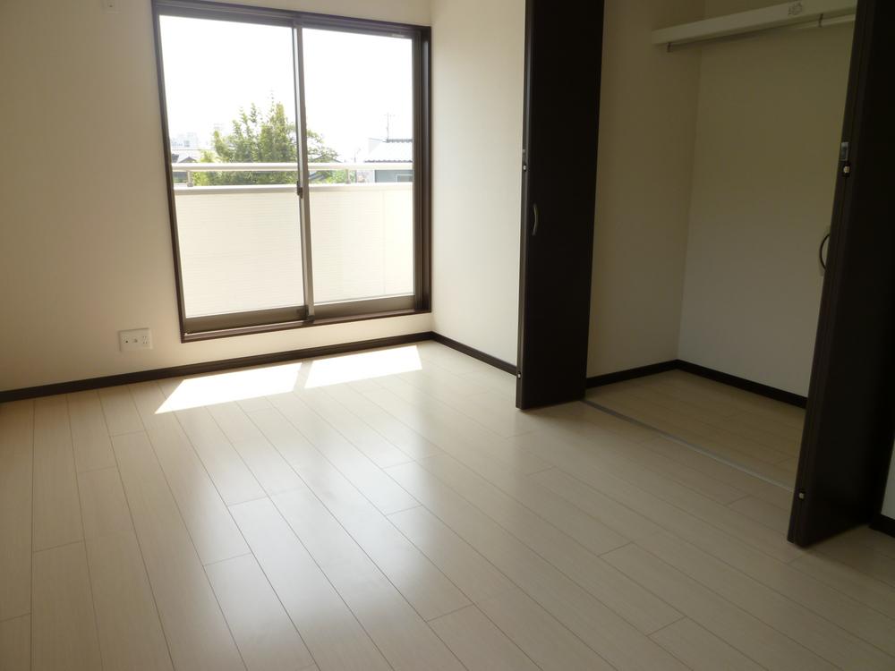 Same specifications photos (Other introspection)