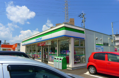 Convenience store. FamilyMart Yahata Rikimaru store up (convenience store) 481m