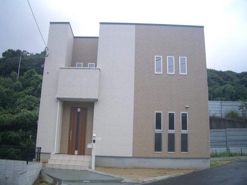 Local appearance photo. Local (10 May 2013) Shooting