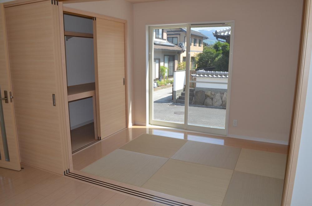 Other introspection. Japanese style room