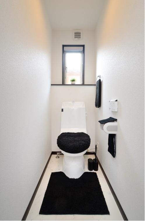 Toilet. Super water-saving eco5