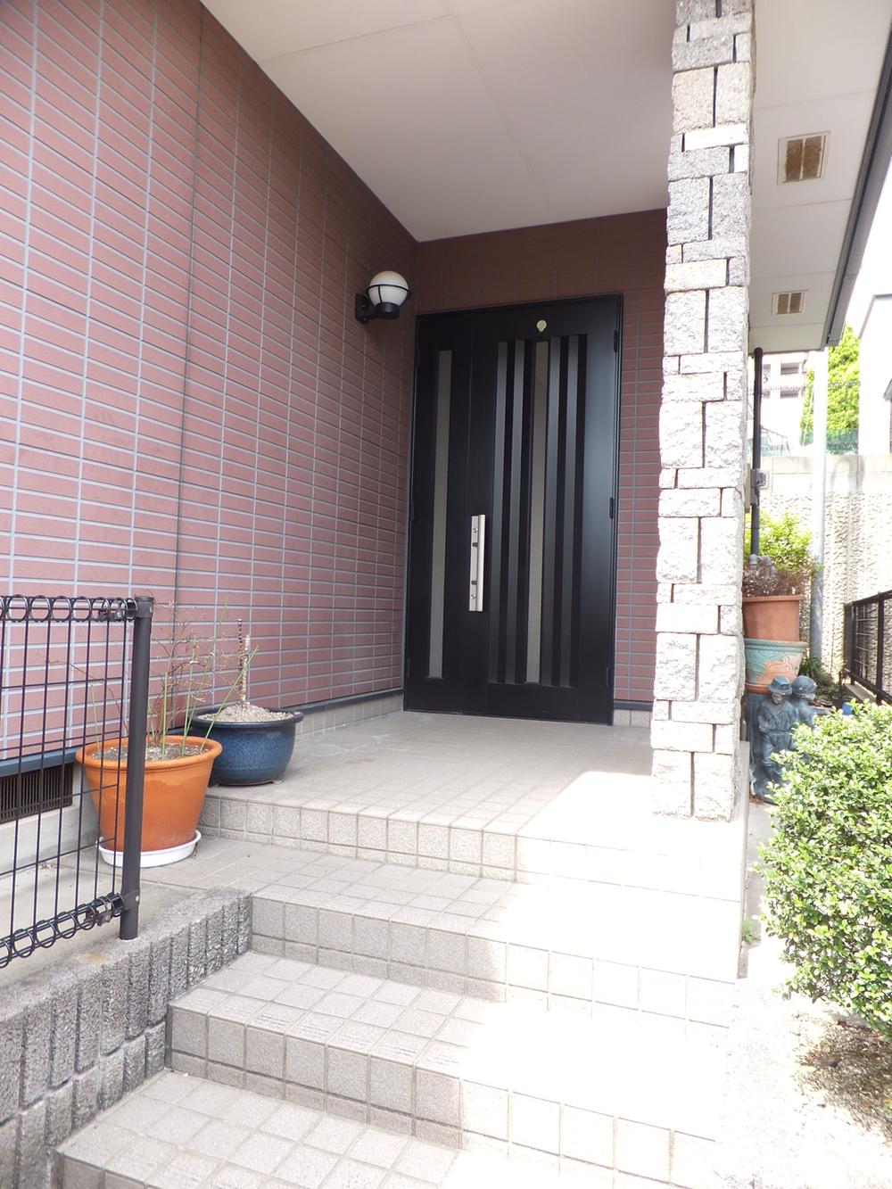 Entrance. Local (June 2013) Shooting
