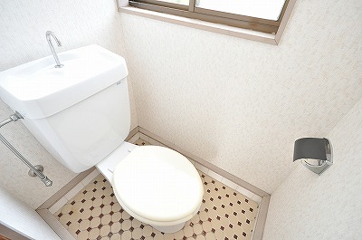 Toilet. It is with window ☆ 