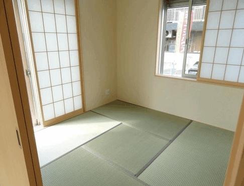 Non-living room. The photograph is the same type