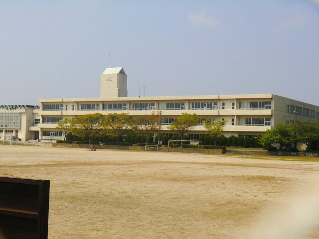 Junior high school. Kogahigashi 2800m until junior high school (junior high school)