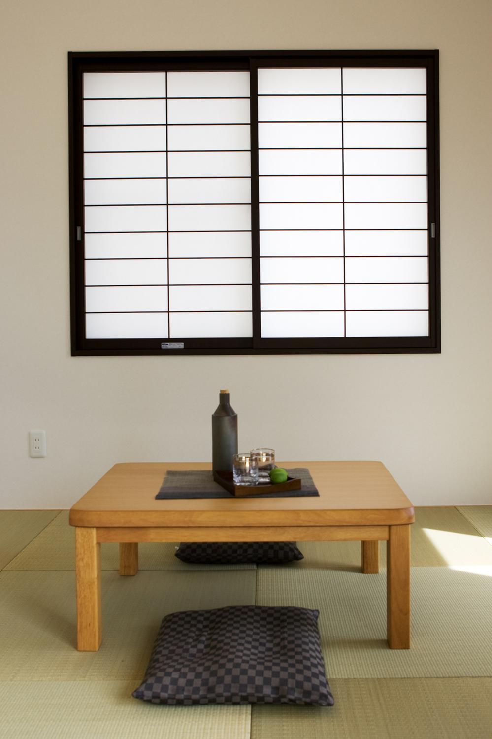 Non-living room. A waste only to hospitality customers. Purr the better breadth of the Japanese-style room to chillin. We're coming season is good to put a kotatsu.