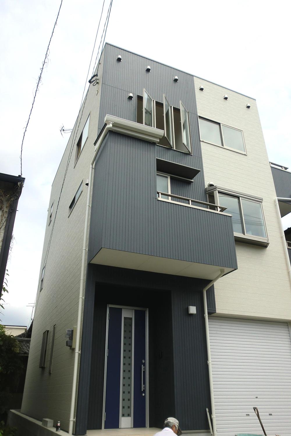 Local appearance photo. It was completed