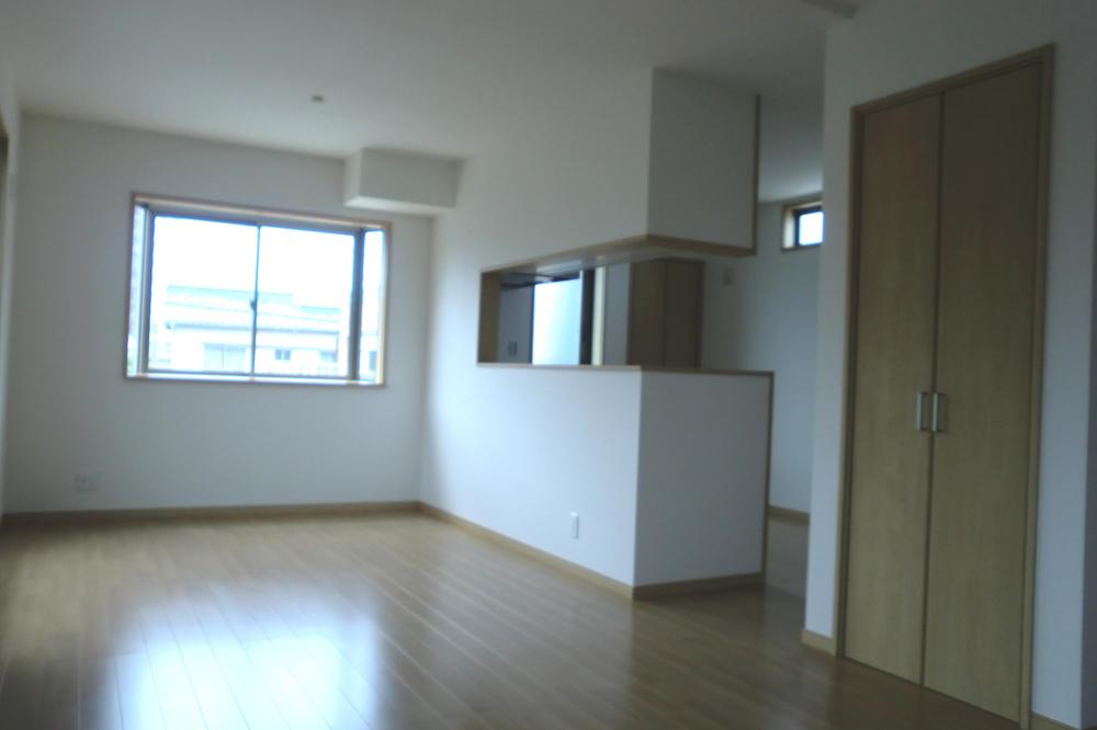 Living. There is also housed in the LD.