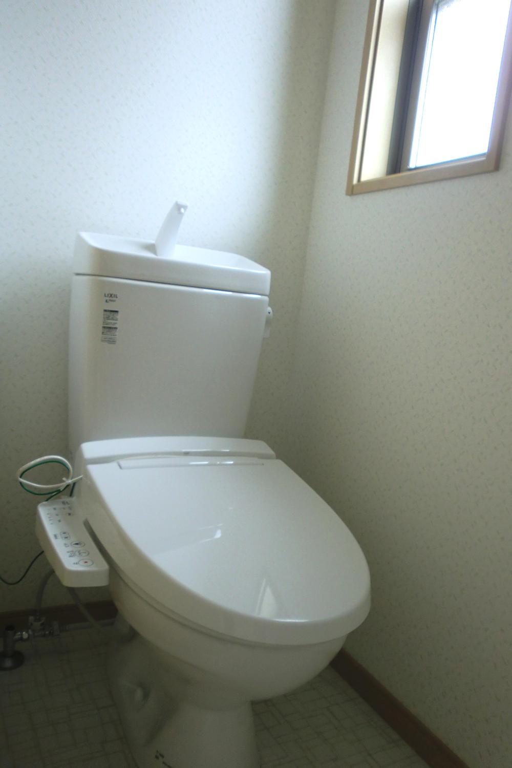 Toilet. 2 ・ The third floor toilet, With Washlet
