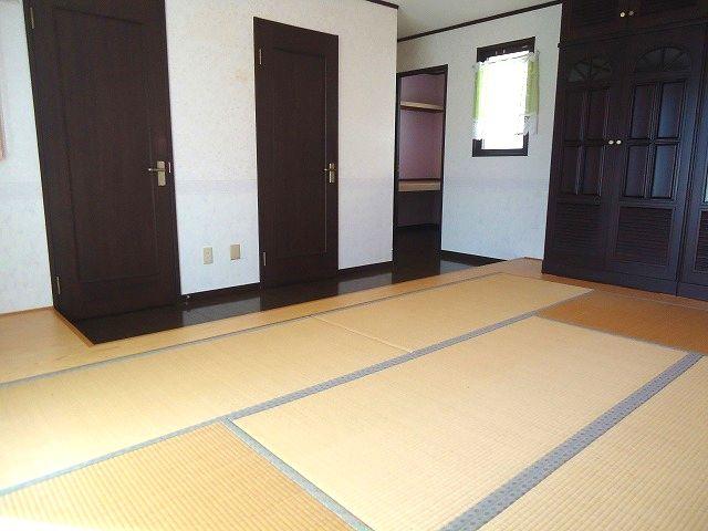 Non-living room. Of the second floor 10 Pledge Western is there tatami corner