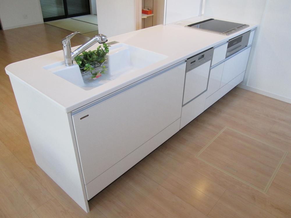 Other Equipment. Takara stand over de