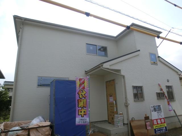 Local appearance photo. Exterior (2013 December 10 shooting)