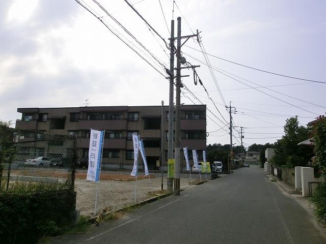 Local photos, including front road. Local (September 2013) Shooting