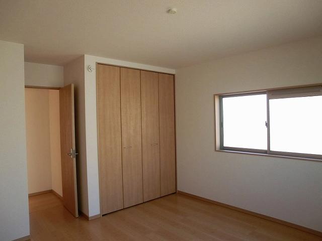 Non-living room. There all rooms housed!