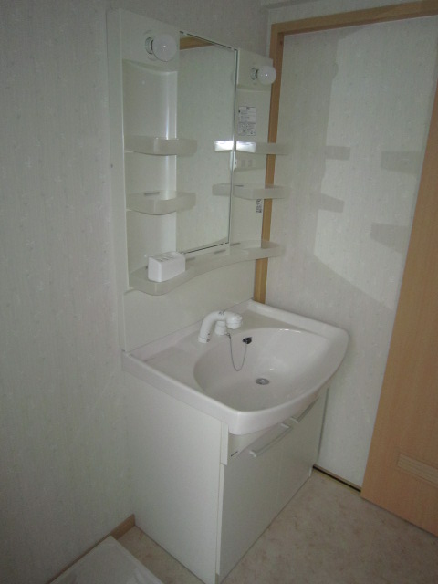 Washroom. Shampoo dresser ☆ 