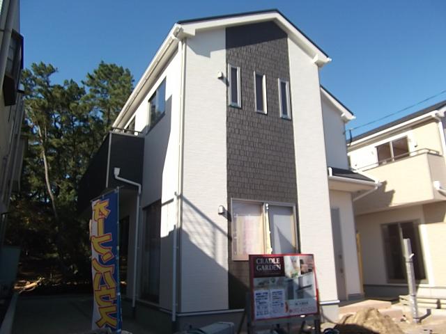 Local appearance photo. Local (12 May 2013) Shooting