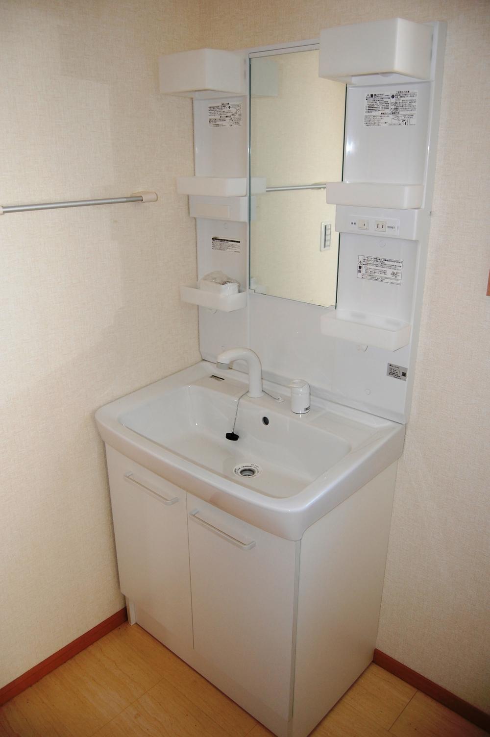 Wash basin, toilet. Same specifications