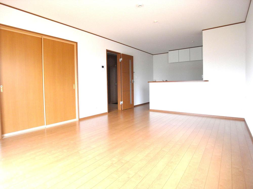 Same specifications photos (living). Same specifications