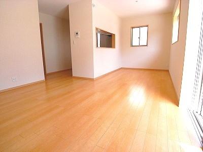 Same specifications photos (living). Same specifications