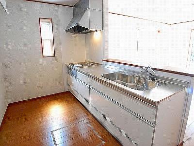 Kitchen.  [The photograph is a property of the same manufacturer and construction] System kitchen. Since the gas stove is a three-necked, Convenient to your cooking!