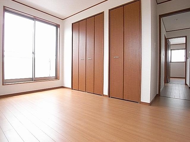 Receipt. The photograph is a property of the same manufacturer and construction