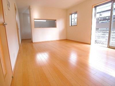 Same specifications photos (living). Same specifications