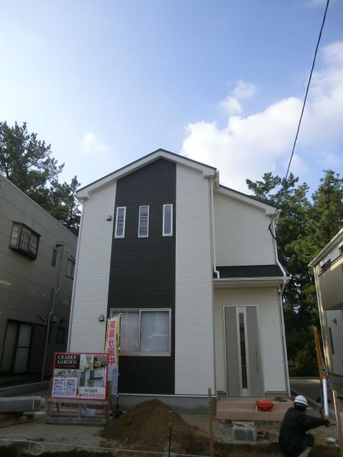 Local appearance photo. Exterior (2013 December 10 shooting)