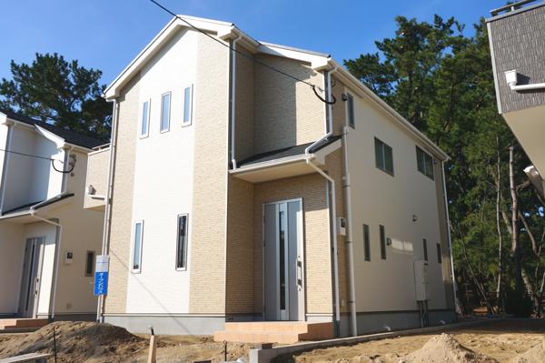 Local appearance photo. Local (12 May 2013) Shooting