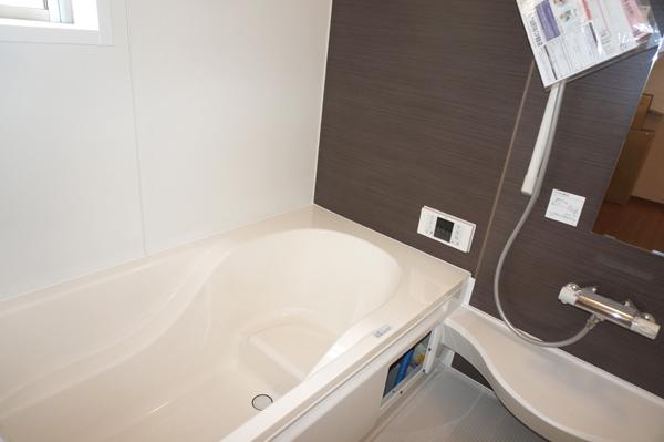 Bathroom. Indoor (12 May 2013) Shooting