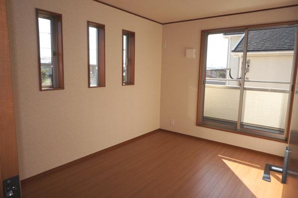 Non-living room. Indoor (12 May 2013) Shooting