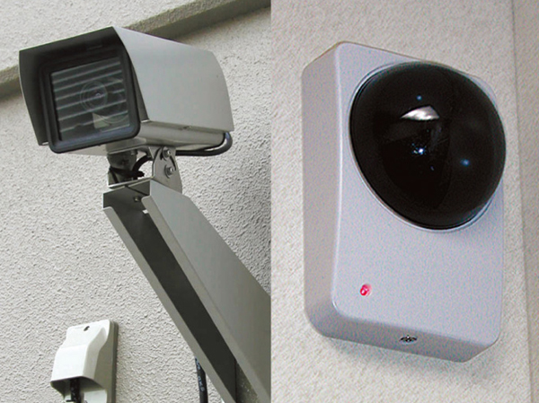 Security.  [Surveillance camera] Elevator in and entrance hall, etc., Installed with recording function surveillance camera in the common areas. The inside of the apartment and 24-hour monitoring. (Same specifications)