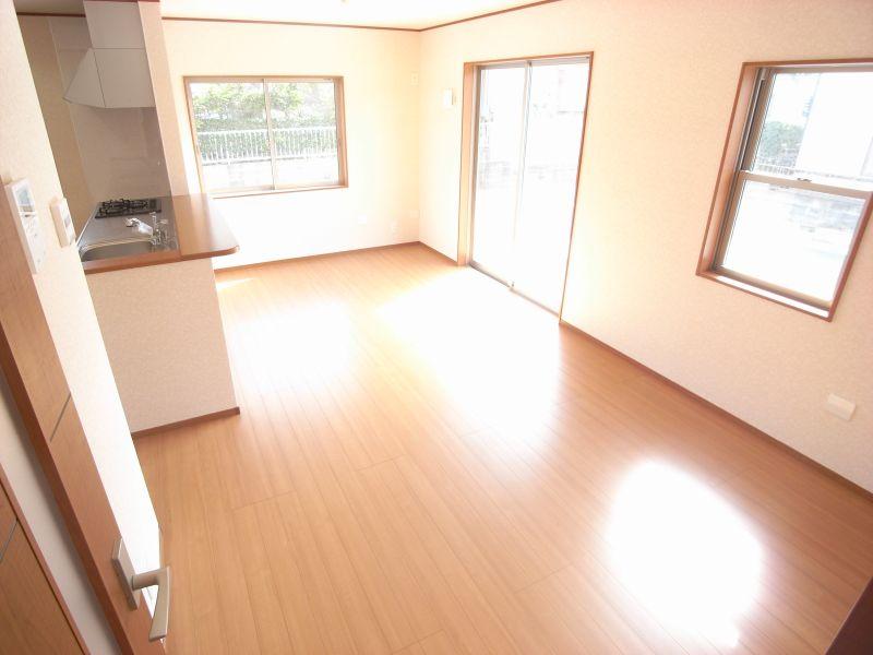 Living. 4 Building (October 2013) Shooting