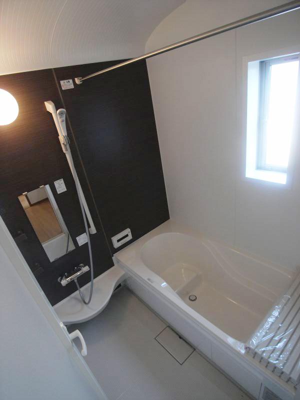 Bathroom. 4 Building (October 2013) Shooting